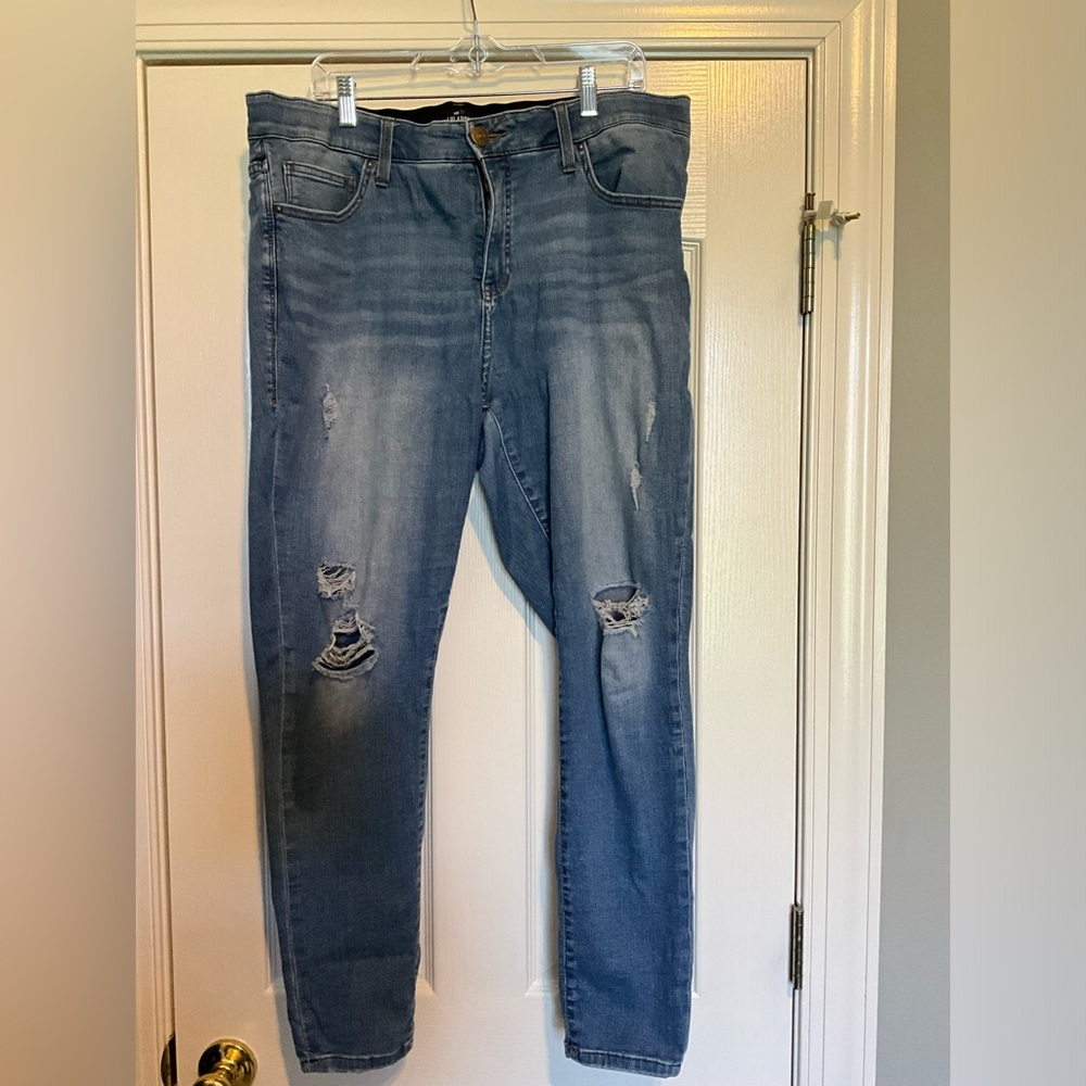 LuLaRoe Distressed Medium Wash Jeans Sz 36